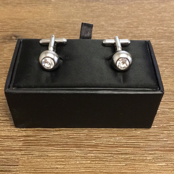 Circle stud cuff links - Picture 3 of 3
